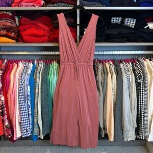 Sienna Sky mauve elastic waistband v neck cropped jumpsuit size XS